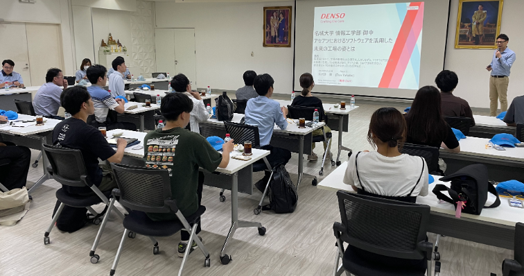 モビリティ産業のグローバリズムやASEANのIT事情などの説明